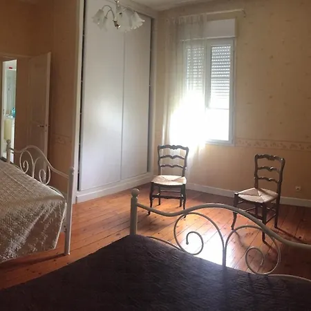 Holiday home De Charme Aux Portes De Castillon La Bataille